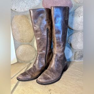 BORN SIZE 8.5 DISTRESSED BROWN LEATHER BOOTS